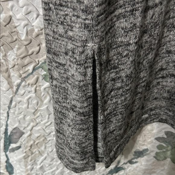 Hello mello Nwot Heather Gray Open front long duster Cardigan.  length is 42” - Picture 4 of 4